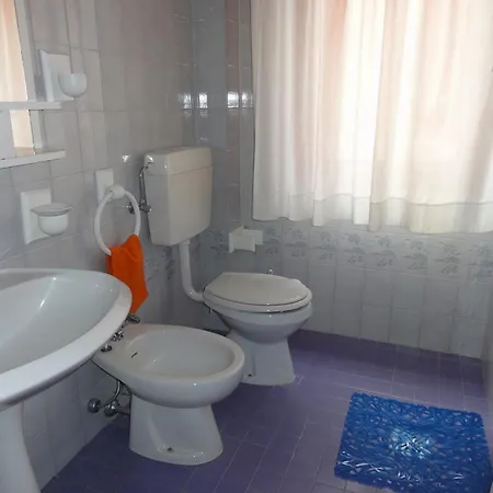 With Pool Access And Terrace Apartmán