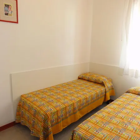 With Pool Access And Terrace * Μπιμπιόνε