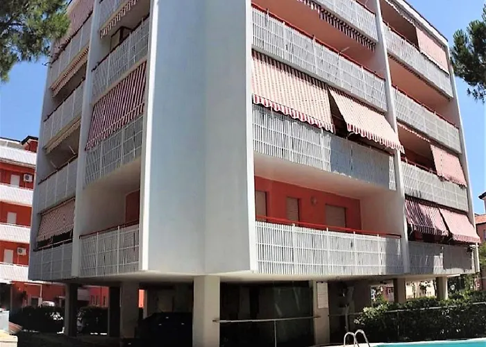 Апартаменти With Pool Access And Terrace